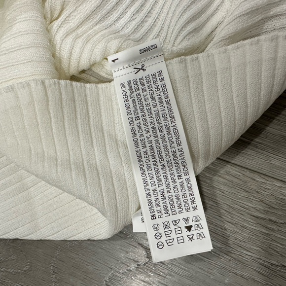 Forever 21 sweater - Picture 2 of 2